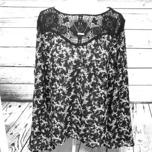 Xhilaratiin shimmer top